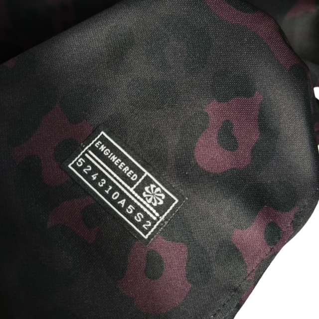 Camisa Goleiro Seleção Brasileira 22/23 Nike Torcedor Masculina - Preta com detalhes em amarelo