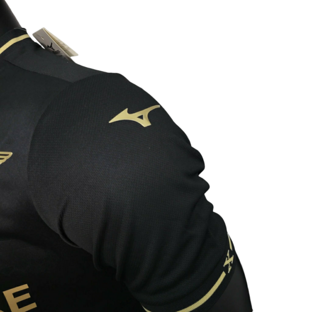 Camisa Lazio Edição Especial 23/24 - Jogador Mizuno Masculina - Preta com detalhes em dourado