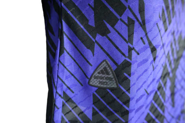 Camisa Seleção Argentina Pré-Jogo 23/24 - Jogador Adidas Masculina - Roxa com detalhes em preto e branco