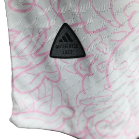 Camisa Seleção do Japão 23/24 - Jogador Adidas Masculina - Branca com detalhes em rosa