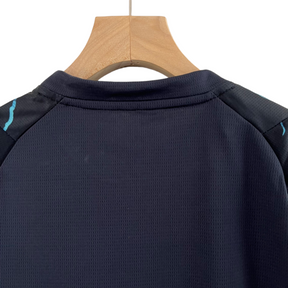 Kit Infantil Manchester City III 23/24 Puma - Preto com detalhes em azul e rosa