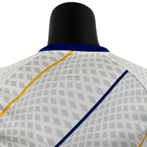 Camisa Boca Juniors Edição Especial 23/24 - Jogador Adidas Masculina - Branca com detalhes em azul e amarelo