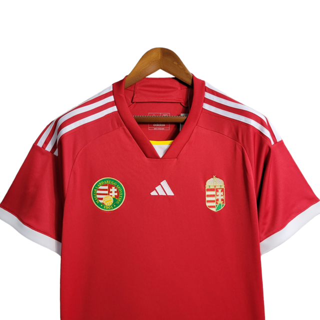 Camisa Seleção Hungria Edição Especial 22/23 - Torcedor Adidas Masculina - Vermelha com detalhes em branco