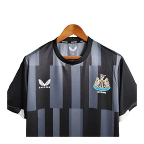Camisa Newcastle Treino II 23/24 - Torcedor Castore Masculina - Preta com detalhes em cinza