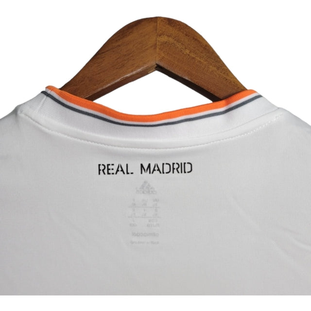 Camisa Retrô Real Madrid I 13/14 - Masculina Adidas - Branca com detalhes em laranja e cinza