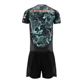 Kit Infantil Bayern de Munique II 24/25 - Adidas - Preto com detalhes em verde e marrom