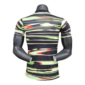 Camisa Seleção Portugal Pré-jogo 25/26 - Jogador Puma Masculina - Preta com detalhes em verde e vermelho