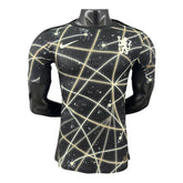 Camisa Chelsea Pré-jogo 25/26 - Jogador Nike Masculina - Preta com detalhes em amarelo