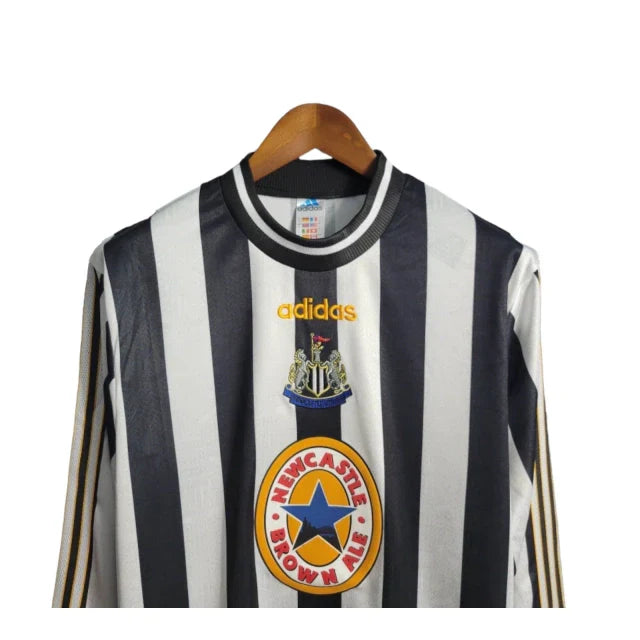 Camisa Retrô Newcastle 1995/1997 manga longa - Adidas Masculina - Preta com listras pretas e detalhes em amarelo