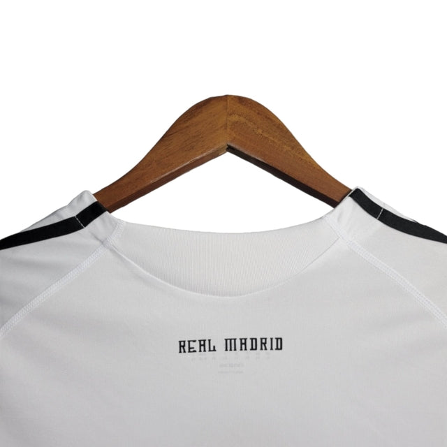 Camisa Retrô Real Madrid I 09/10 - Masculina Adidas - Branca com detalhes em preto e amarelo