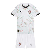 Kit Infantil Seleção Portugal II 25/26 - Puma - Branco com detalhes em verde e vermelho