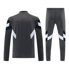 Conjunto Real Madrid Treino 25/26 - Masculino Adidas - Cinza com detalhes em azul e branco