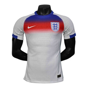 Camisa Seleção Inglaterra I 25/26 - Jogador Nike Masculina - Branca com detalhes em azul e vermelho