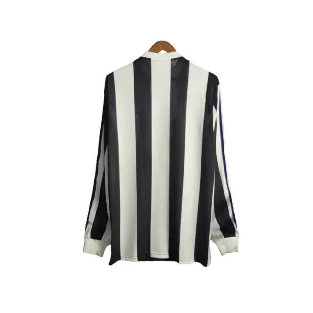Camisa Retrô Newcastle 1997/1999 manga longa - Masculina Adidas - Branca com listras pretas e detalhes em azul