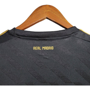 Camisa Retrô Real Madrid II 11/12 - Masculina Adidas - Preta com detalhes em dourado