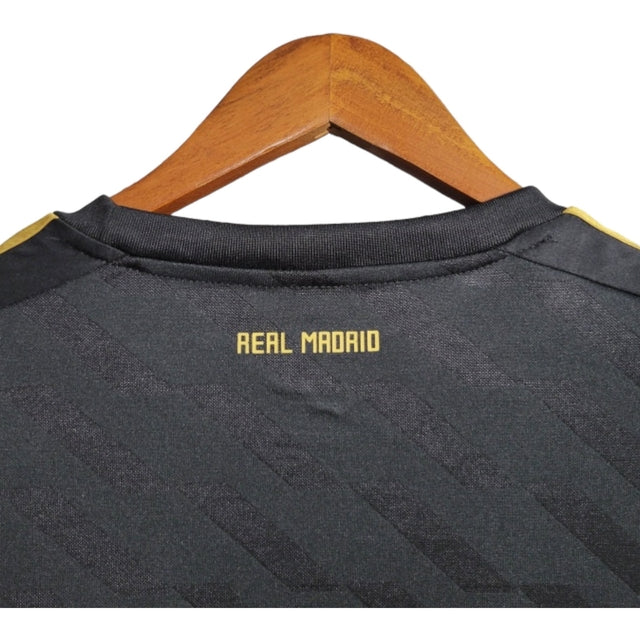 Camisa Retrô Real Madrid II 11/12 - Masculina Adidas - Preta com detalhes em dourado