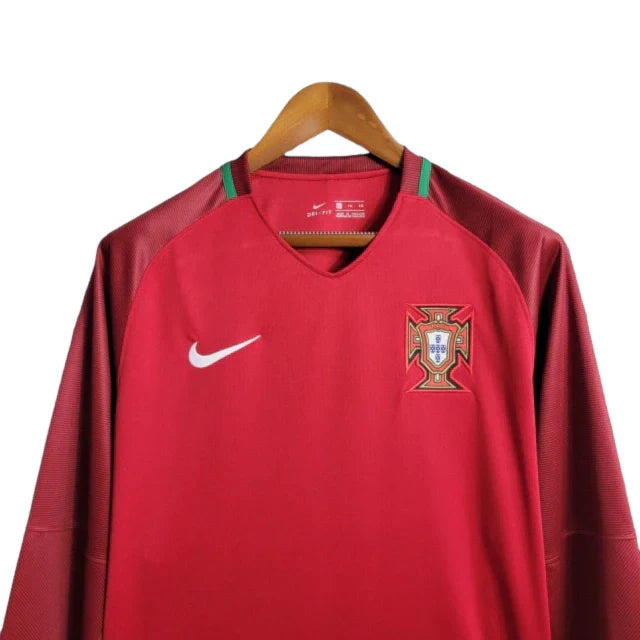Camisa Retrô Seleção de Portugal I 2016/2017 manga longa - Nike Masculina - Vermelha com detalhes em verde