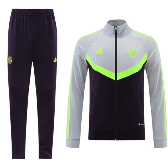 Conjunto Bayern de Munique Treino 24/25 - Masculino Adidas - Cinza com detalhes em verde