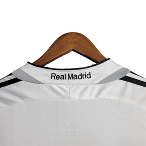 Camisa Retrô Real Madrid I 06/07 - Masculina Adidas - Branca com detalhes em preto e cinza