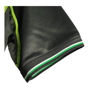 Camisa Retrô Manchester United 1998 - Masculina Umbro - Preta com detalhes em verde