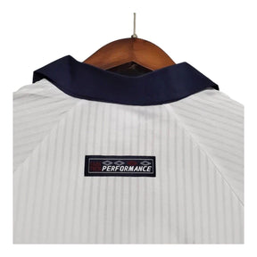 Camisa Retrô Seleção da Inglaterra I 1998 manga longa - Masculina Umbro - Branca com detalhes em azul e vermelho