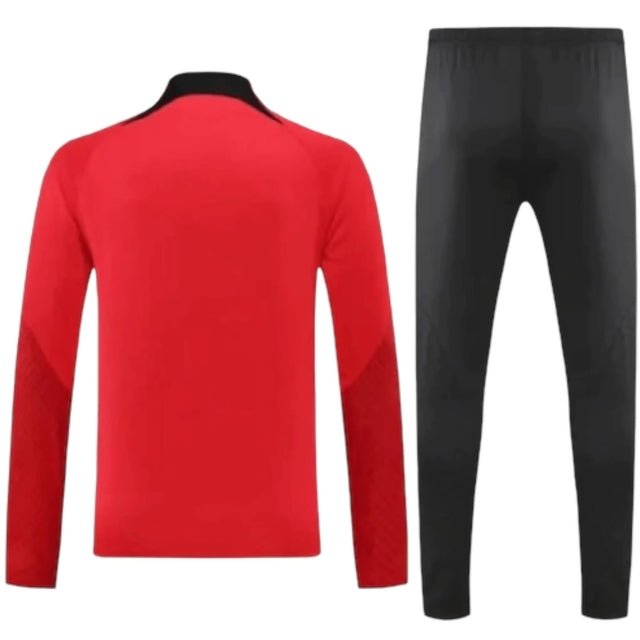 Conjunto Liverpool Treino 23/24 - Masculino Nike - Laranja com detalhes em preto