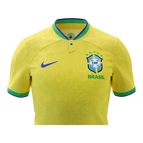 Camisa Retrô Seleção Brasileira I 2022/23 - Masculina Nike - Amarela com detalhes em verde