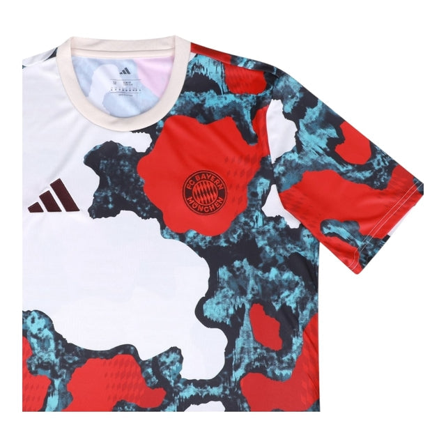 Camisa Bayern de Munique Pré-jogo 25/26 - Torcedor Adidas Masculina - Branca com detalhes em vermelho e verde e preto
