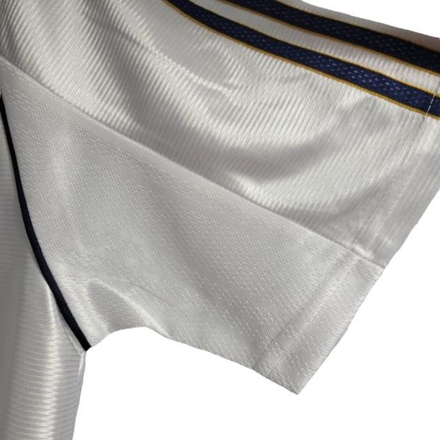 Camisa Retrô Real Madrid I 98/00 - Masculina Adidas - Branca com detalhes em azul e amarelo