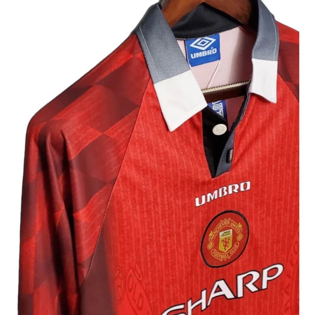 Camisa Retrô Manchester United I 1996 manga longa - Masculina Nike - Vermelha com detalhes em preto