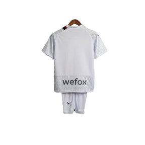 Kit Infantil AC Milan II 23/24 - Puma - Branco com detalhes em vermelho e preto