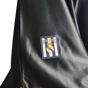Camisa Retrô Real Madrid II 99/01 - Masculina Adidas - Preta com detalhes em amarelo