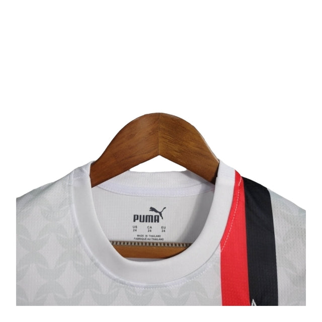 Kit Infantil AC Milan II 23/24 - Puma - Branco com detalhes em vermelho e preto