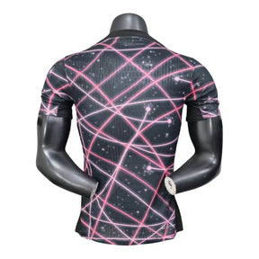 Camisa Paris Saint-German Pré-jogo 25/26 - Jogador Jordan Masculina - Preta com detalhes em rosa