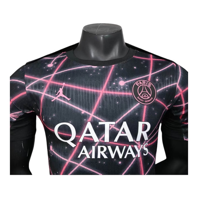 Camisa Paris Saint-German Pré-jogo 25/26 - Jogador Jordan Masculina - Preta com detalhes em rosa